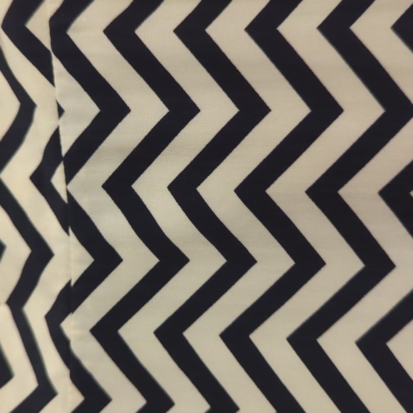 Patterned skirt - Picture 2 of 2